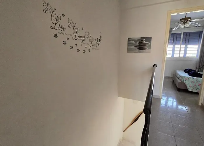 Irini Gardens Townhouse アパート