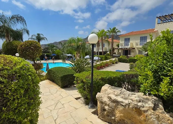 Irini Gardens Townhouse アパート ペイヤ