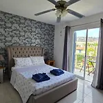 아파트 Irini Gardens Townhouse