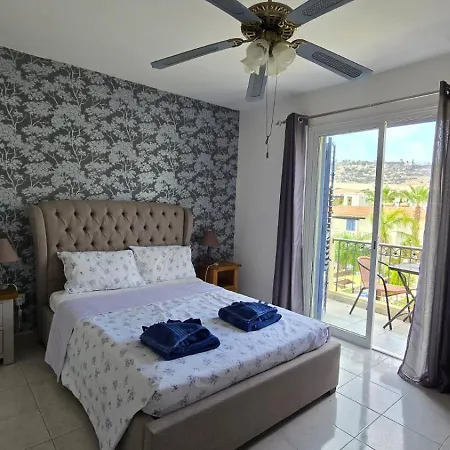 Lägenhet Irini Gardens Townhouse